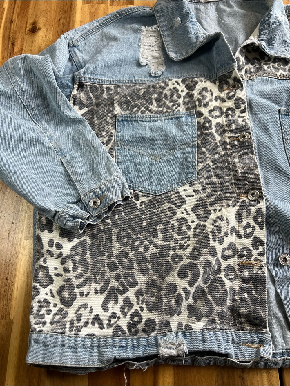 Haptics 2X Oversized Denim Jacket Leopard Print Distressed Shacket - Picture 2 of 12
